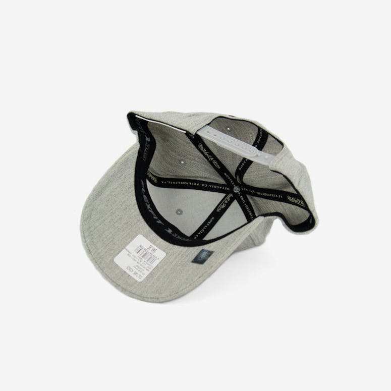 Bulls 110 Black Logo Snapback Grey