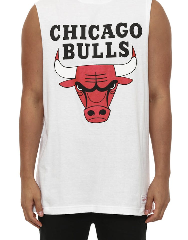 Bulls Team Logo Muscle White