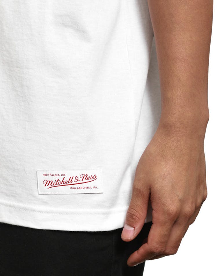 Bulls Team Logo Muscle White