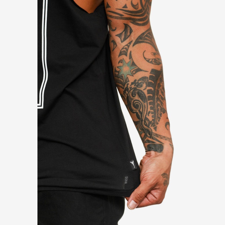 Sliced Singlet Black