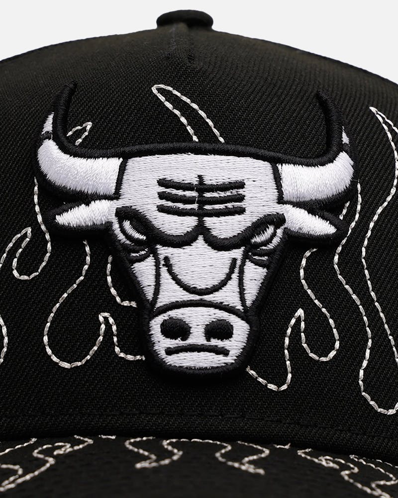 New Era Chicago Bulls 'Outline Flames' 9FORTY A-Frame Snapback Black thumbnail - 4