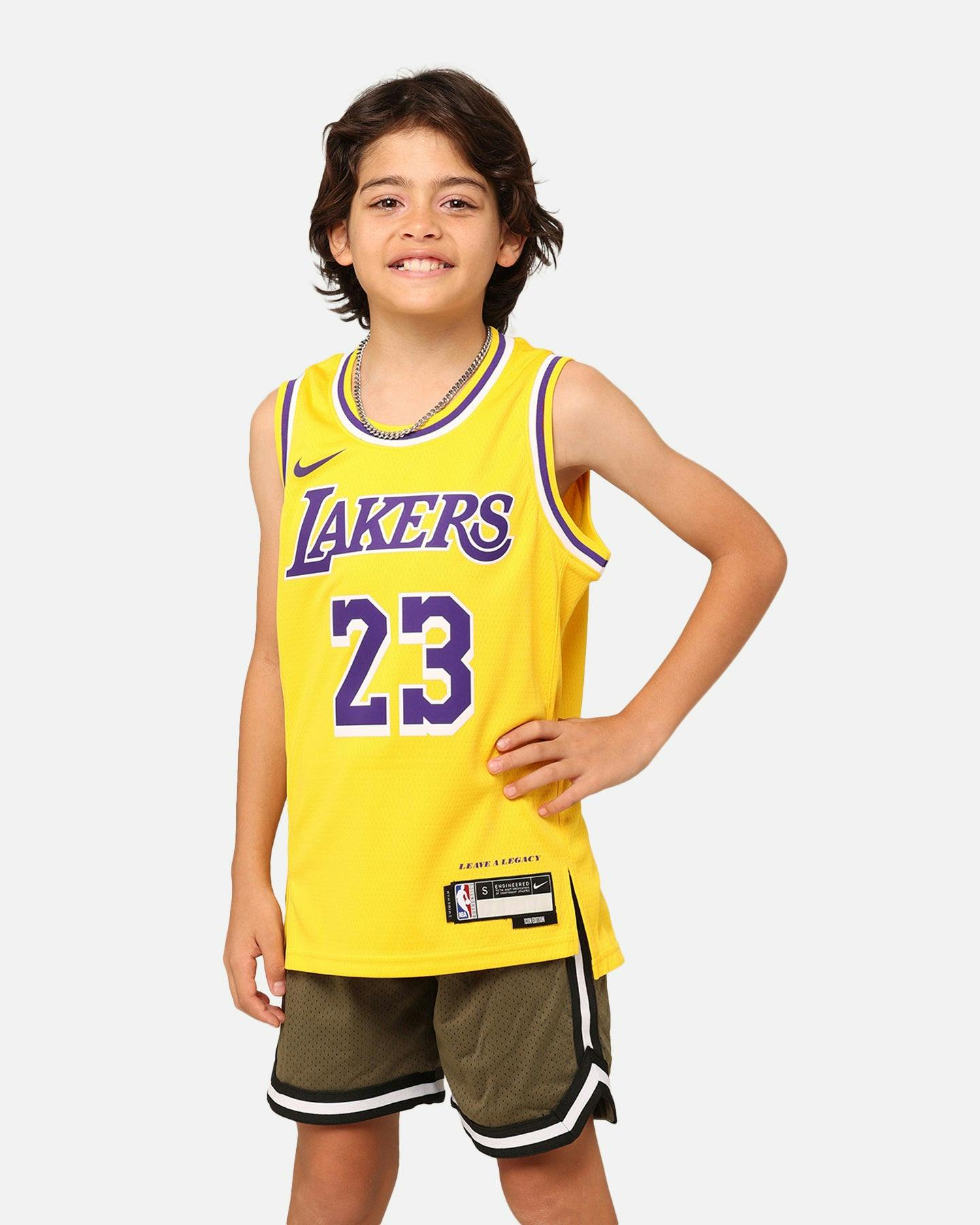Nike Kids' Los Angeles Lakers Lebron James Swingman Jersey Amarillo