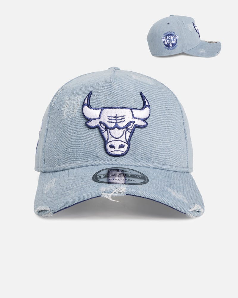 New Era Chicago Bulls 'Distressed Denim' 9FORTY A-Frame Snapback Light Wash Denim thumbnail - 0
