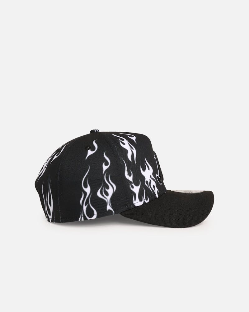 New Era Atlanta Braves 'Crown Flames' 9OFRTY A-Frame Snapback Black/White thumbnail - 2