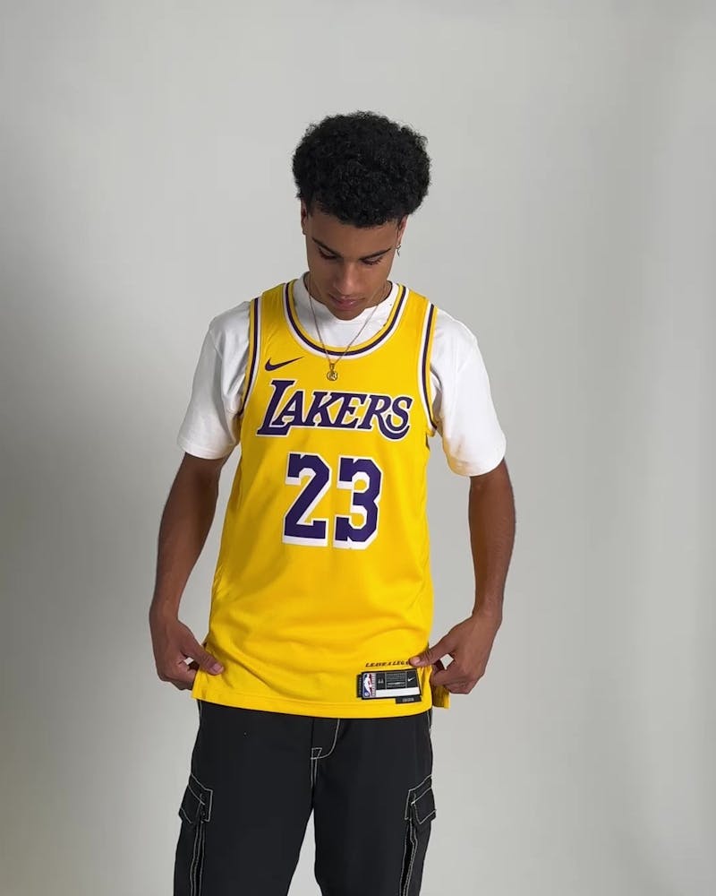 Nike Los Angeles Lakers Lebron James Dri-FIT Swingman Jersey Amarillo thumbnail - 1