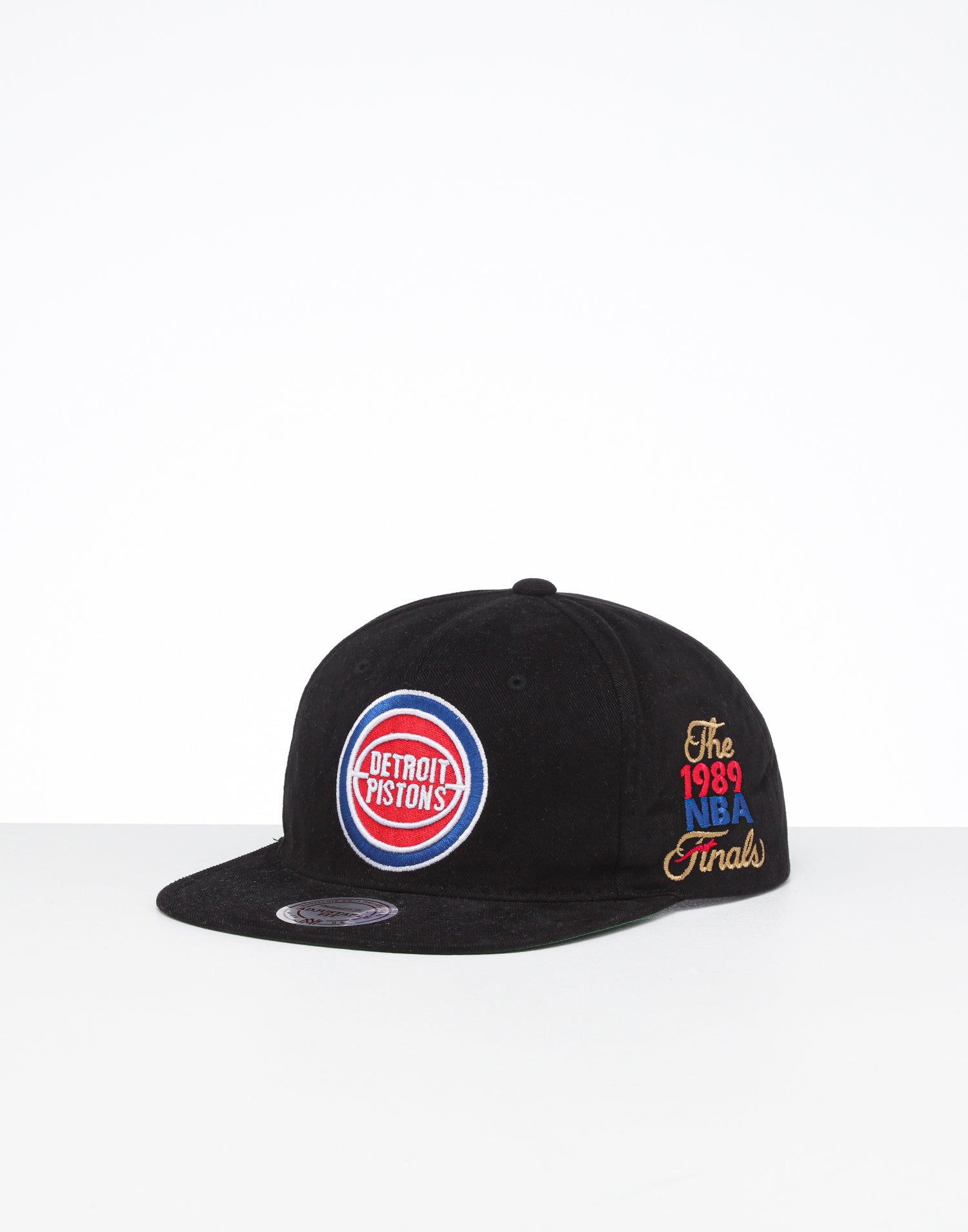 black detroit pistons hat