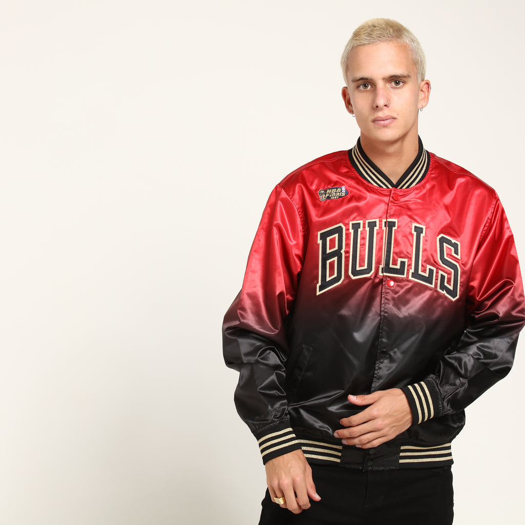 Mitchell & Ness Chicago Bulls Chinese New Year Satin Jacket Red/Black