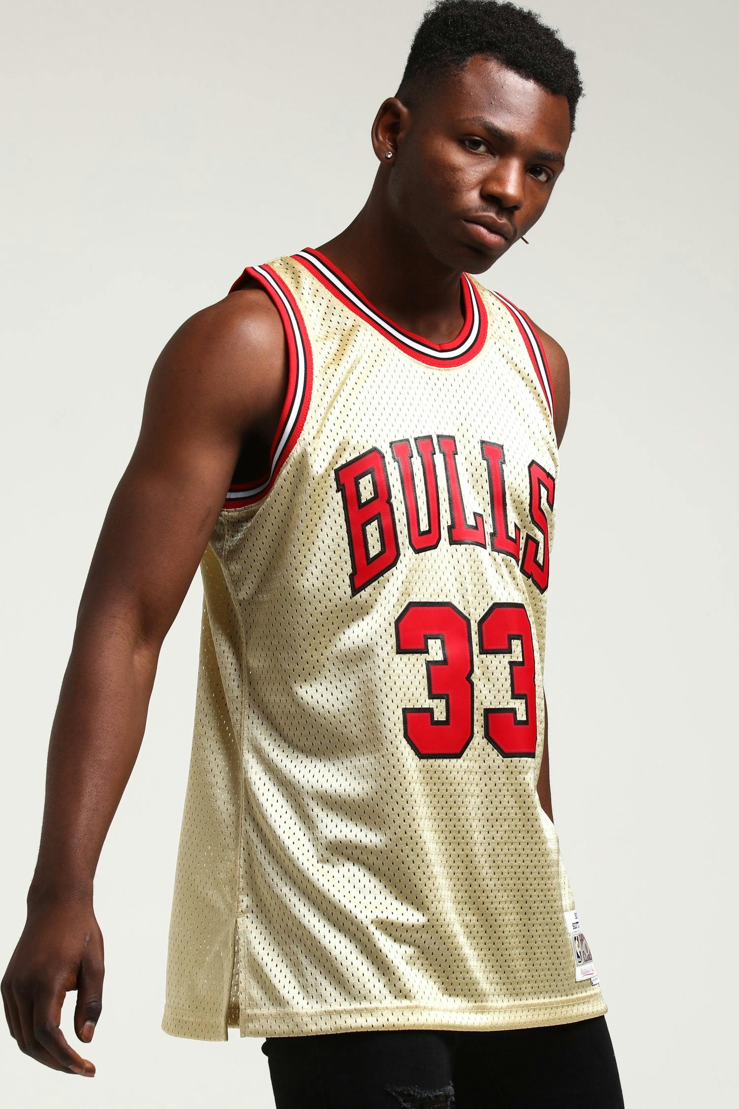 Mitchell & Ness Scottie Pippen Swingman Jersey Gold 