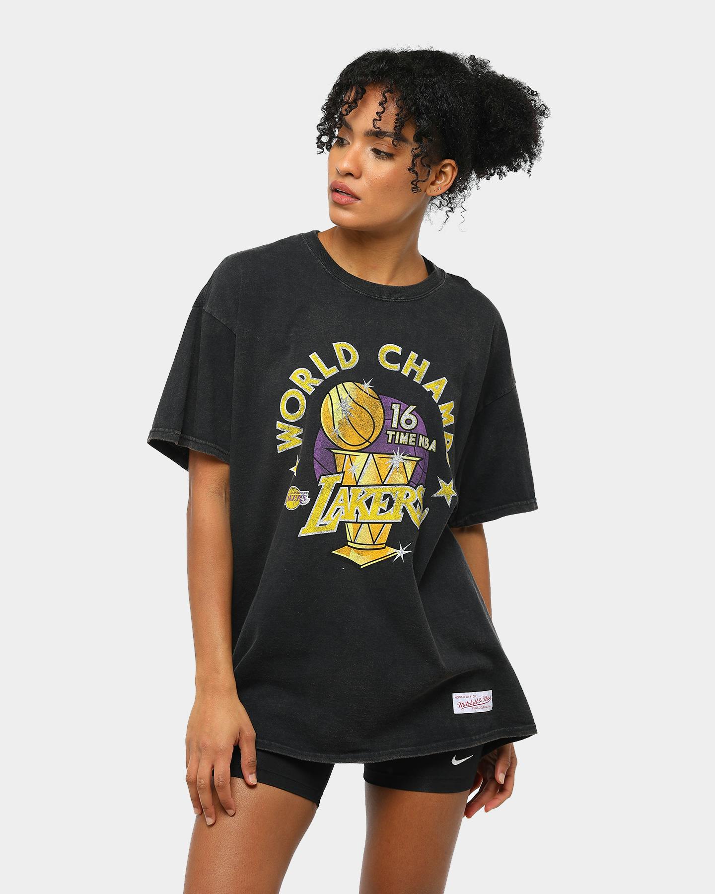 Mitchell Ness Men S Los Angeles Lakers World Champs Short Sleeve T S Culture Kings