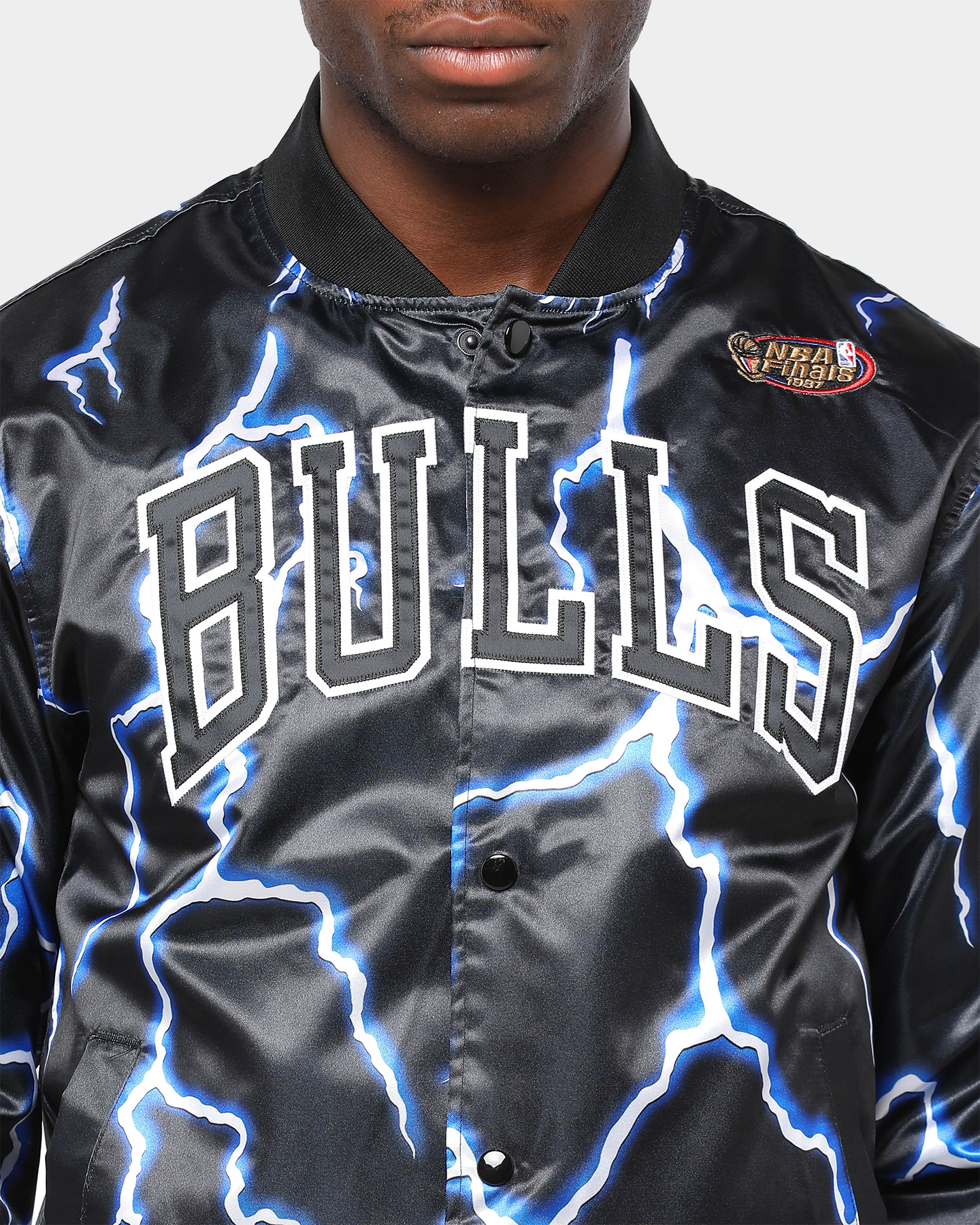 bulls lightning jersey