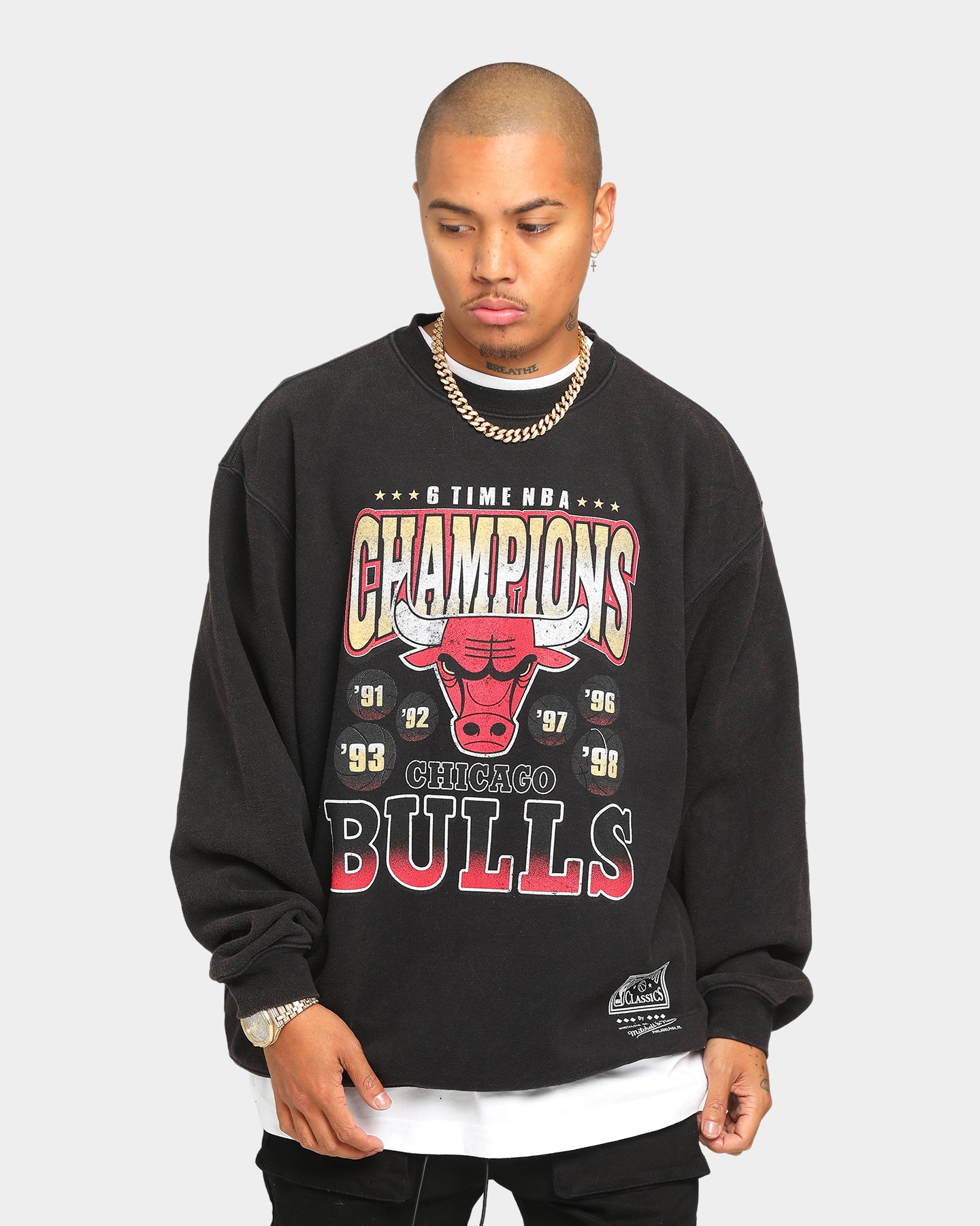 bulls crewneck