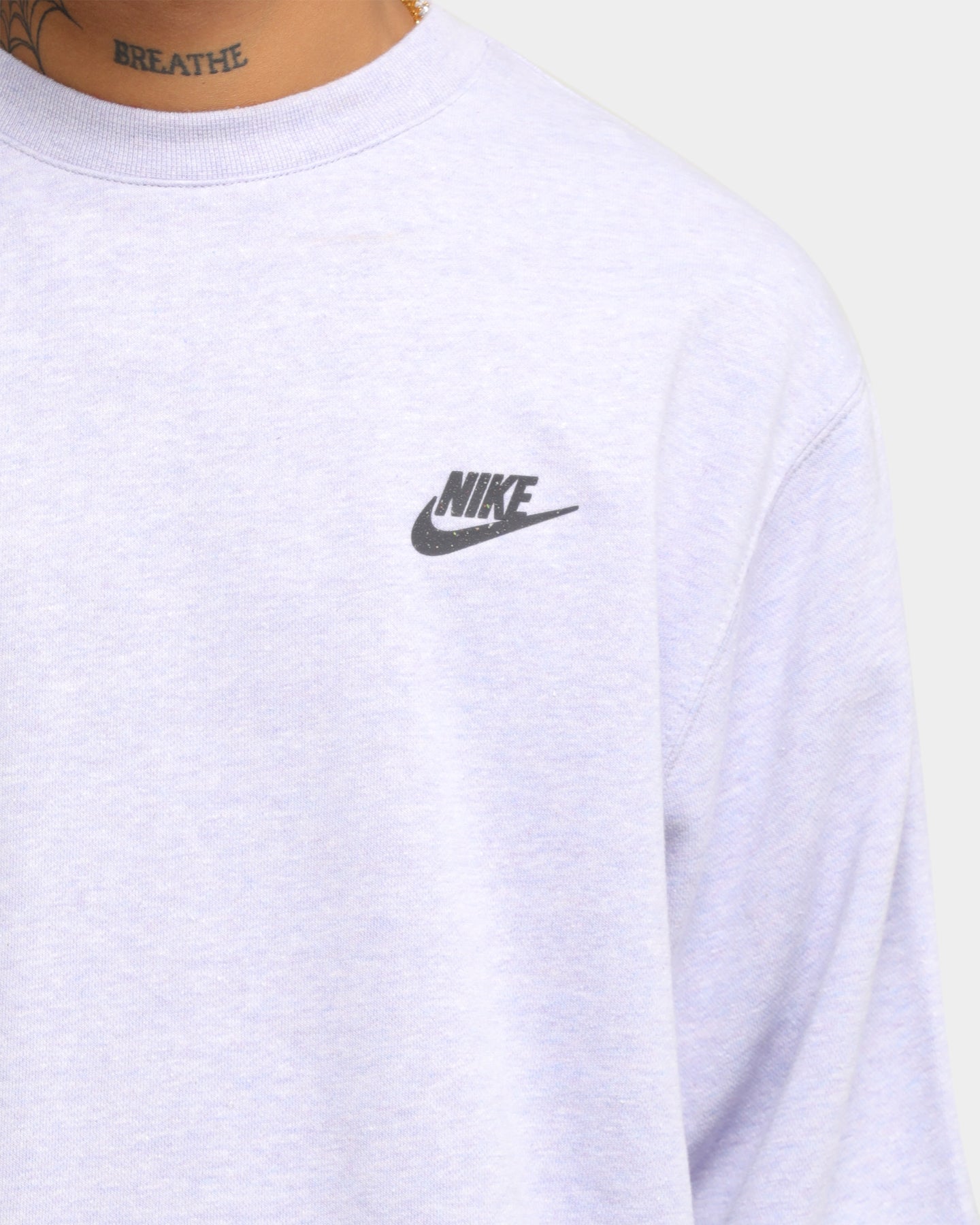 nike men's chalk tee