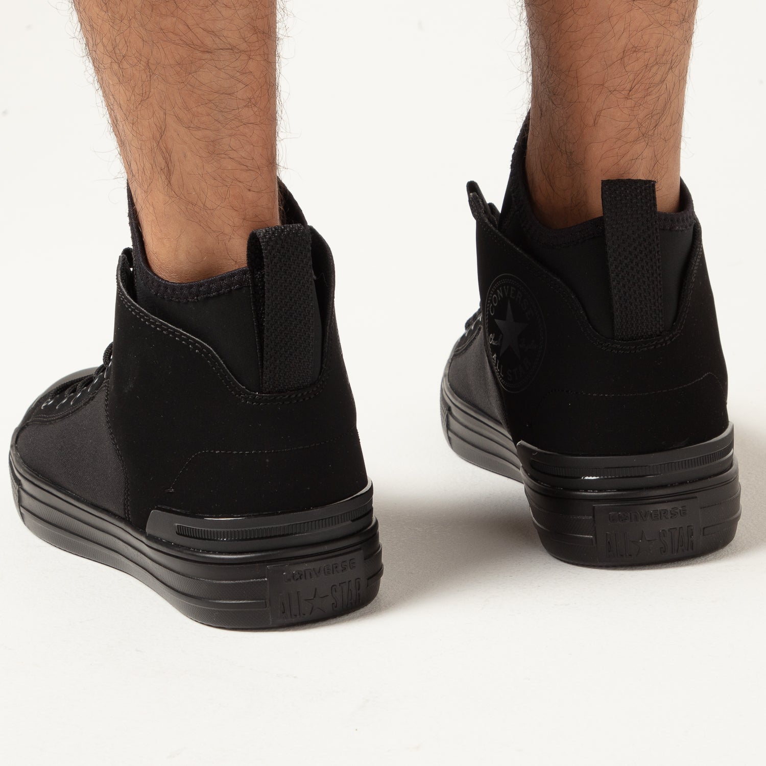 chuck taylor ultra mid