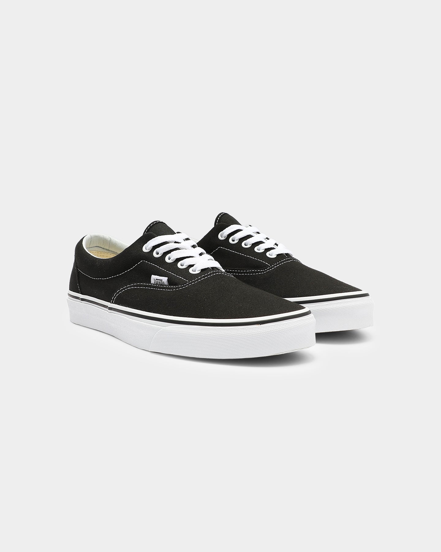 vans era black and white