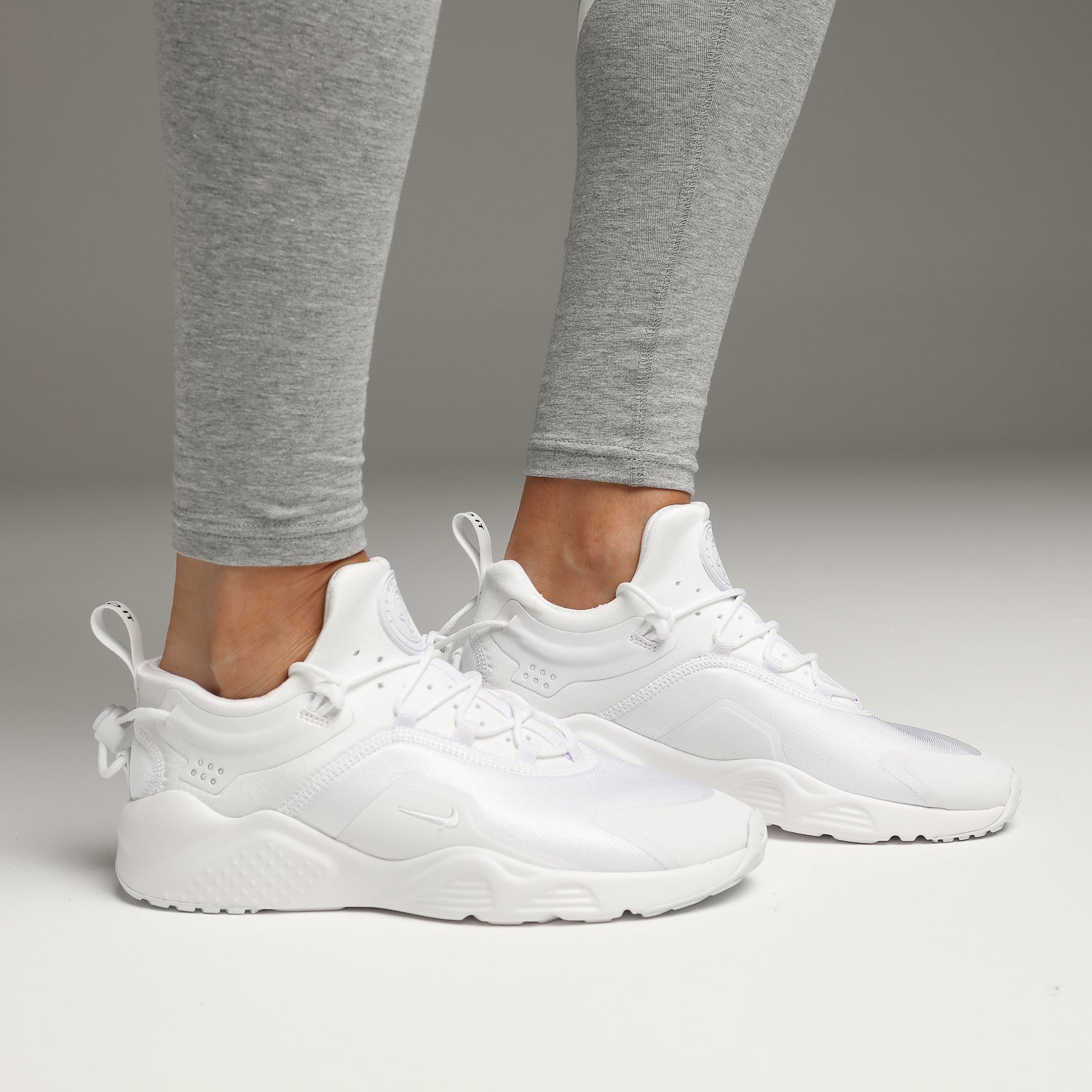 huarache city move white
