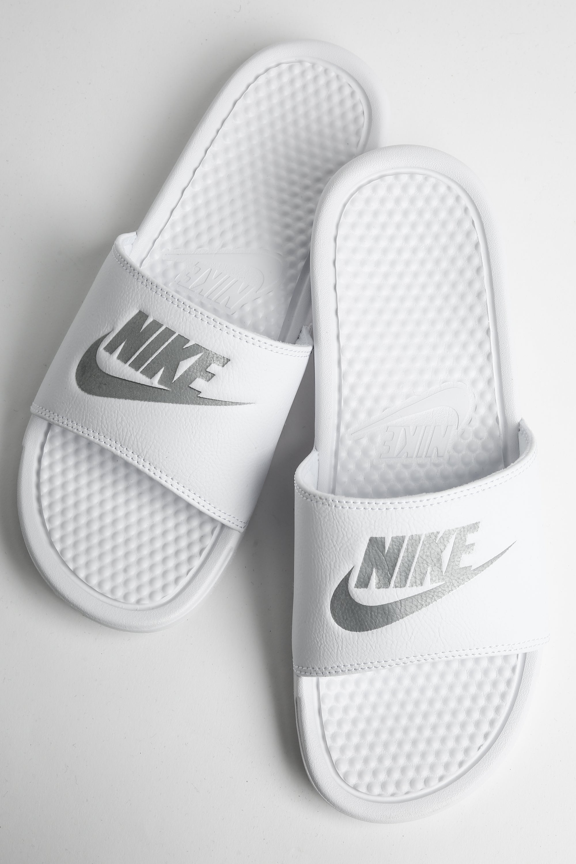 nike benassi just do it slides white