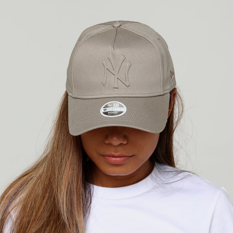 New Era Women's New York Yankees CK 9FORTY A-Frame Strapback Taupe