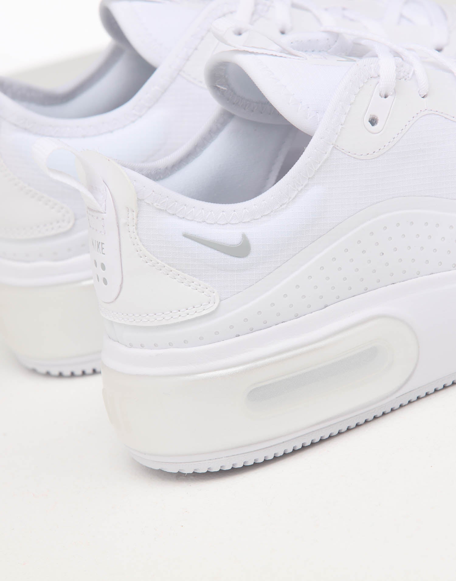 nike white premium dia sneakers