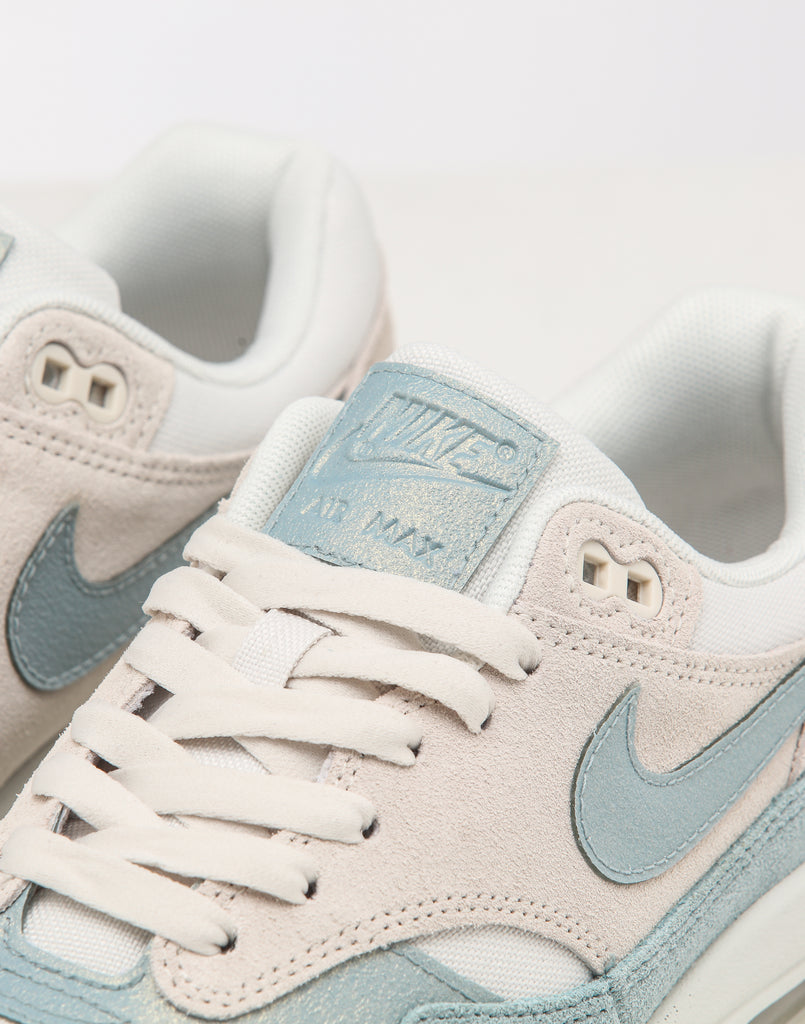 Air Max 1 SE Overbranded Silver Air Max 1 SE Overbranded Silver