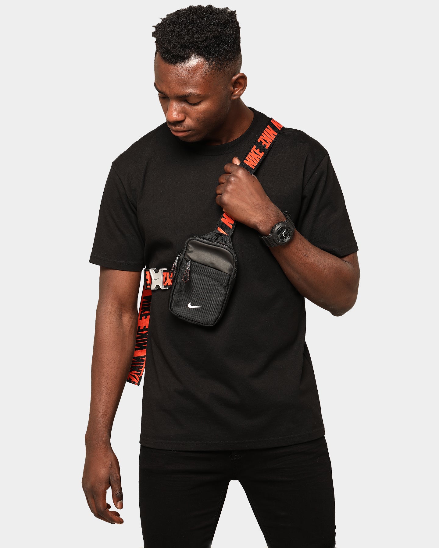nike essentials black shoulder bag