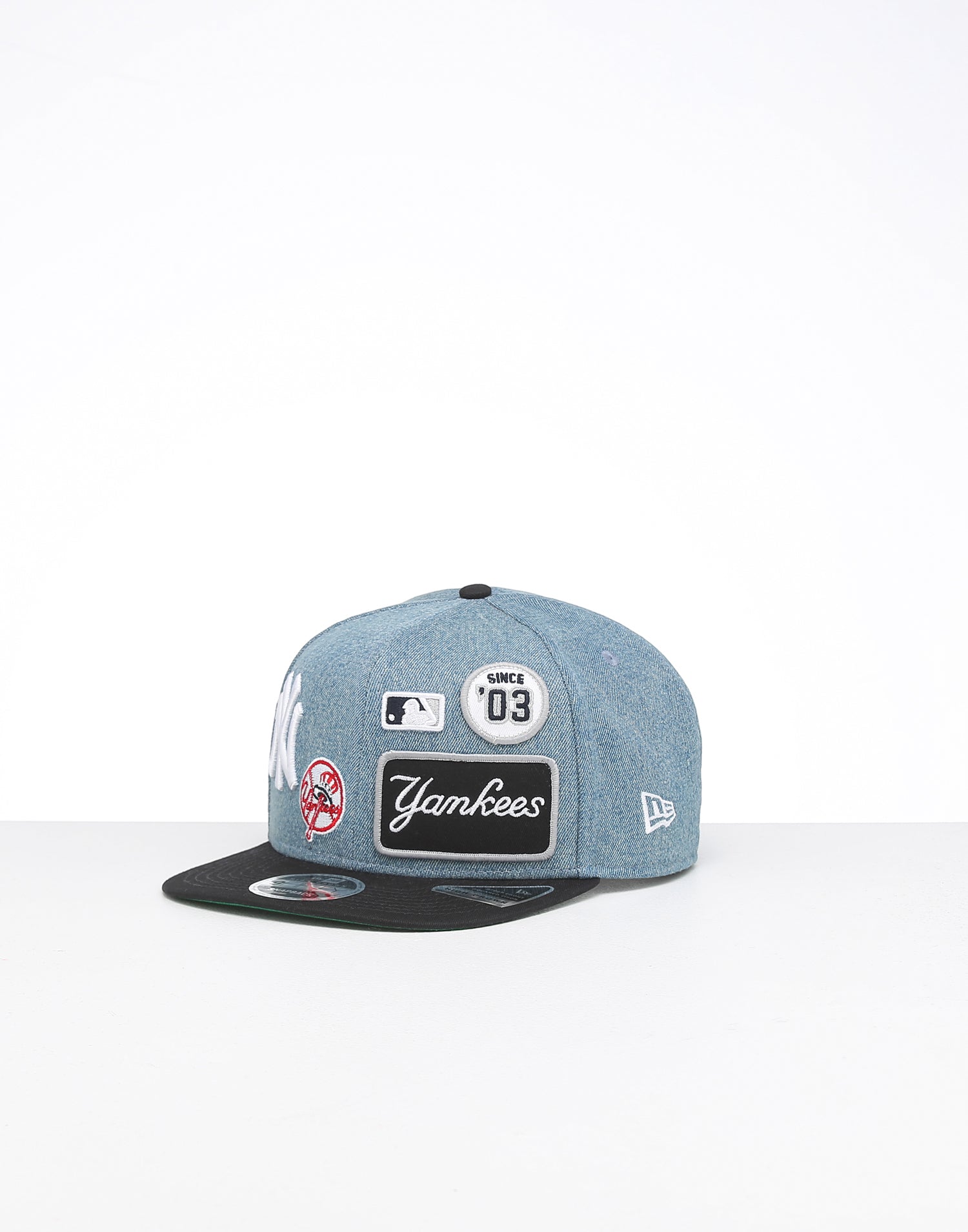 New Era MLB New York Yankees Badged Fan Retro Snapback Adjustable Hat W