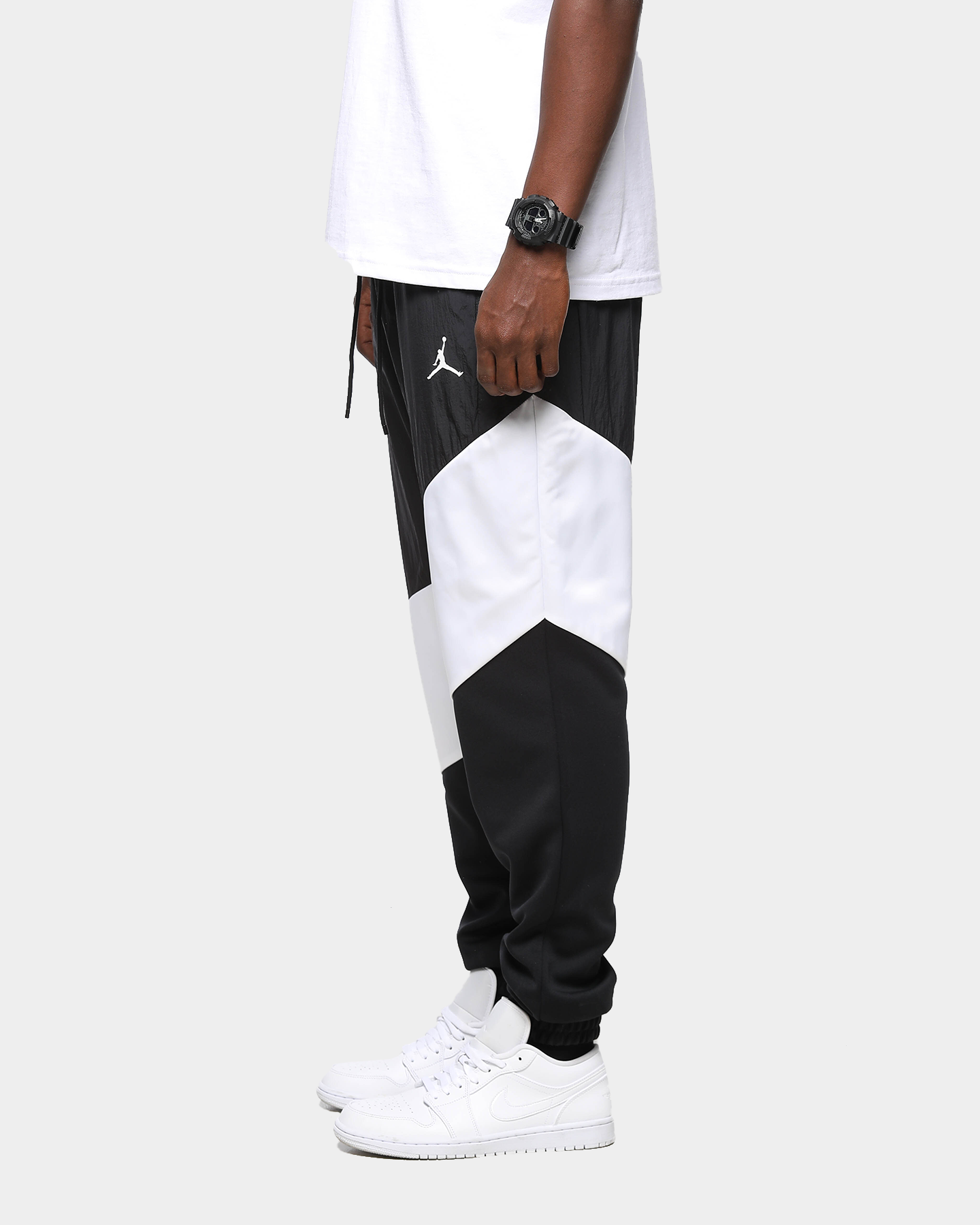 black and blue dior b22