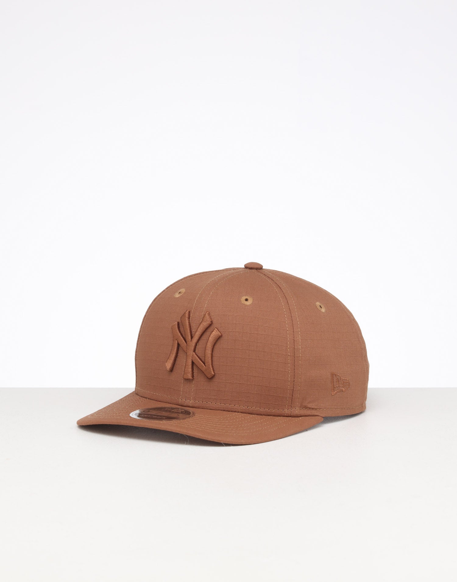 NWT American Eagle Men/'s Fitted Logo Baseball Cap Hat Burgundy L//XL