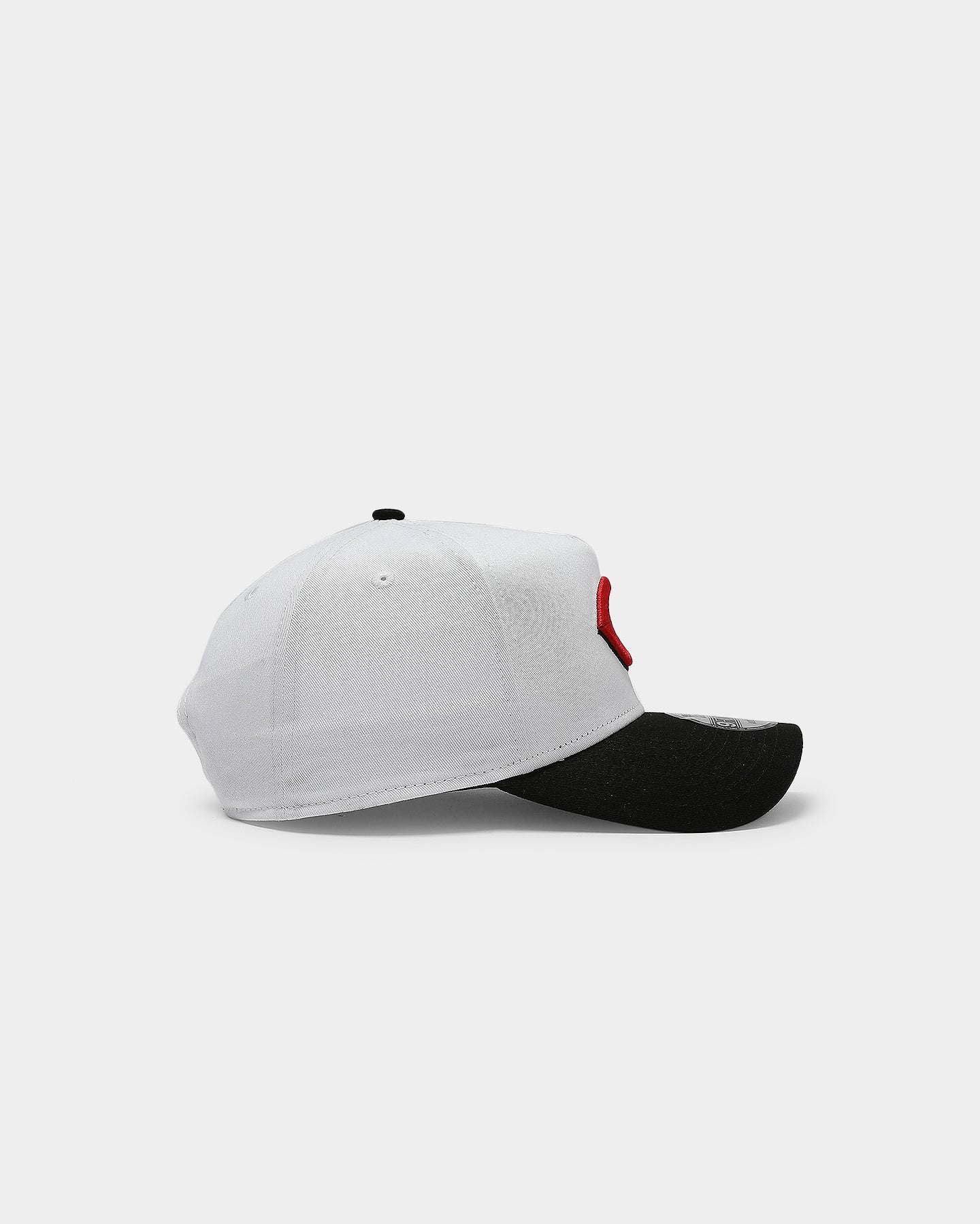 black and white cincinnati reds hat