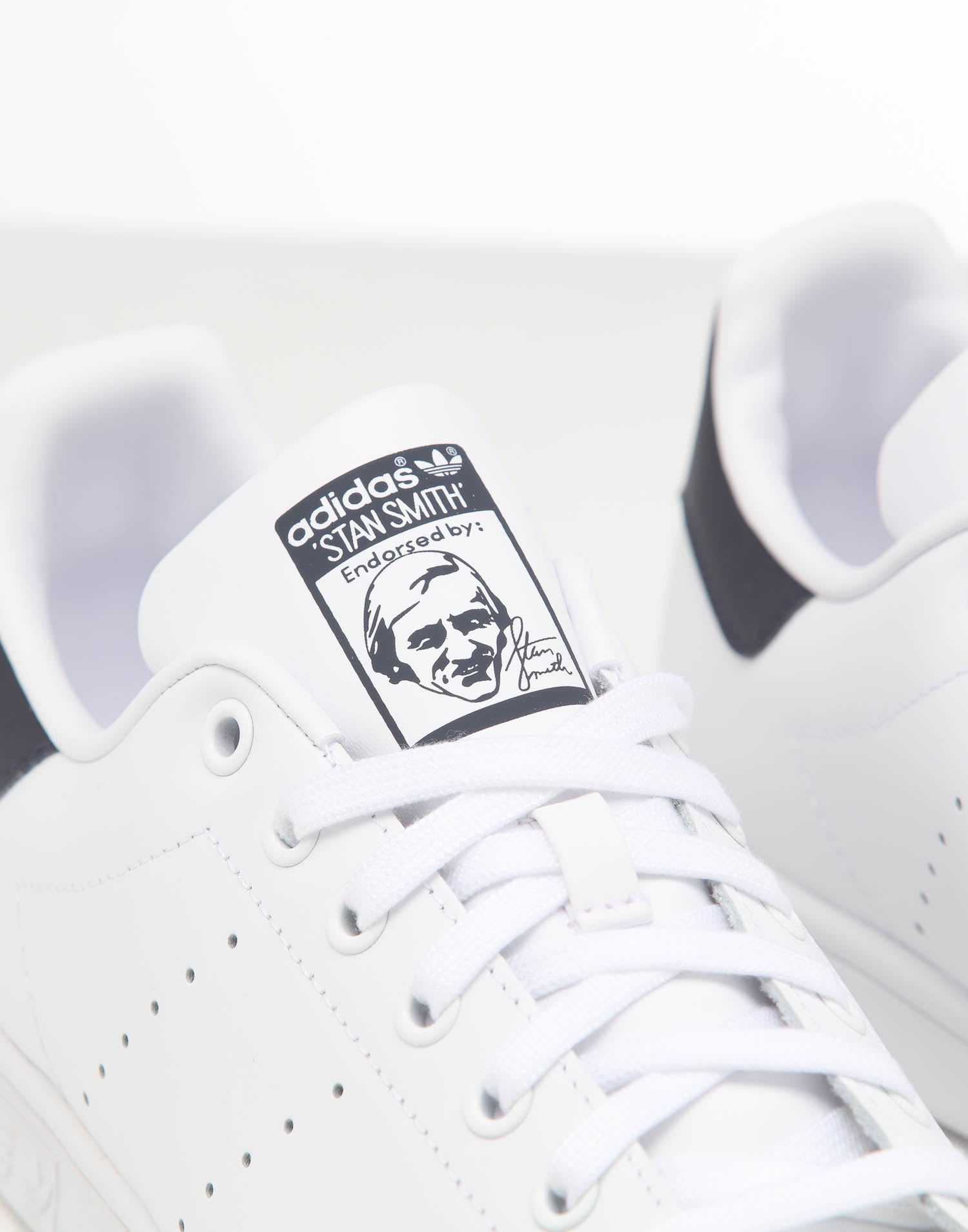 stan smith white blue