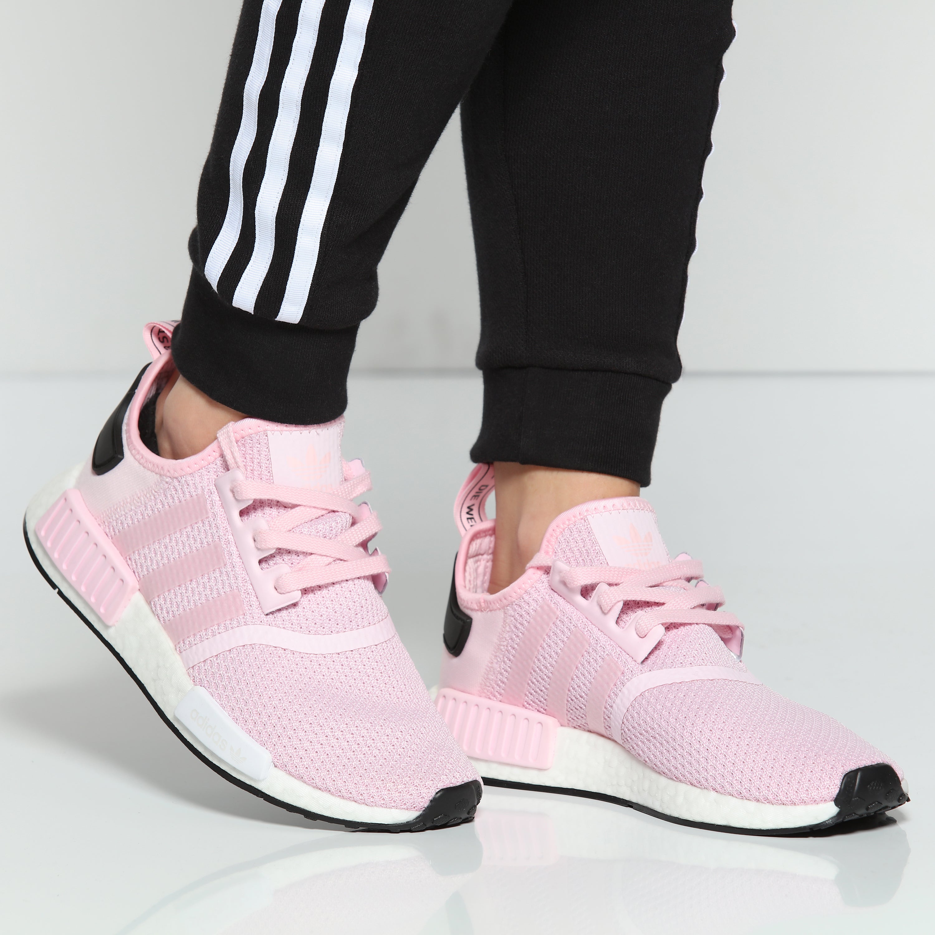 adidas nmd r1 womens pink and white