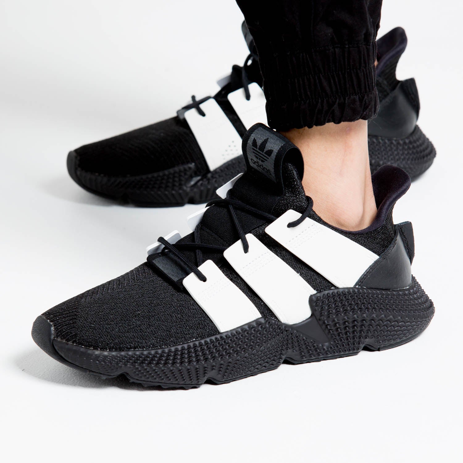 prophere black and white