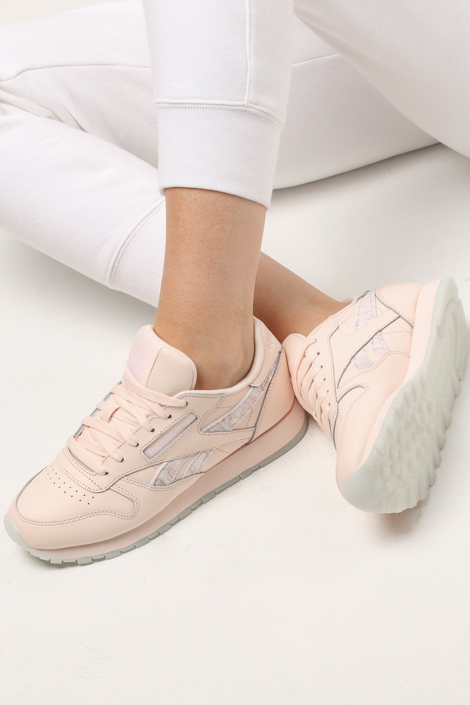 light pink reebok classic leather