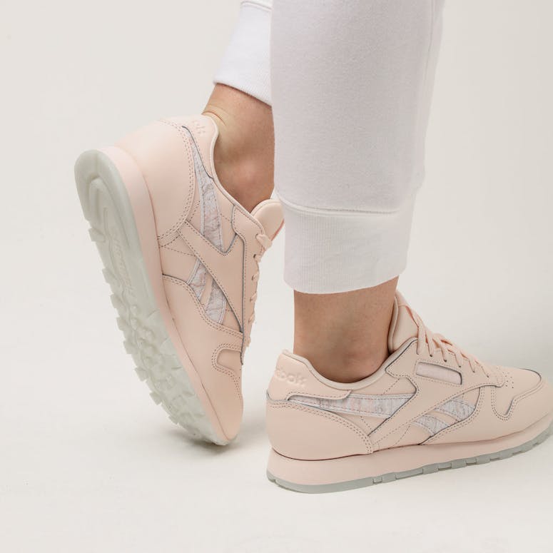 Reebok Women's Classic Leather Light Pink/White