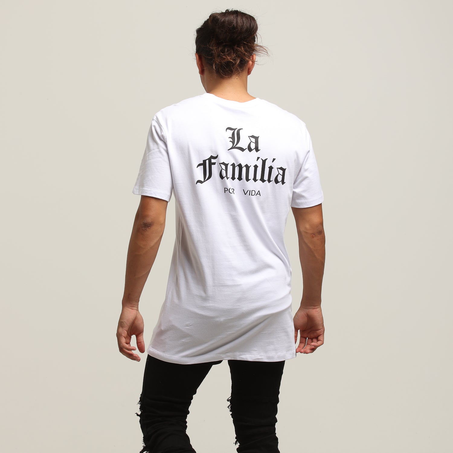 la familia rams t shirt