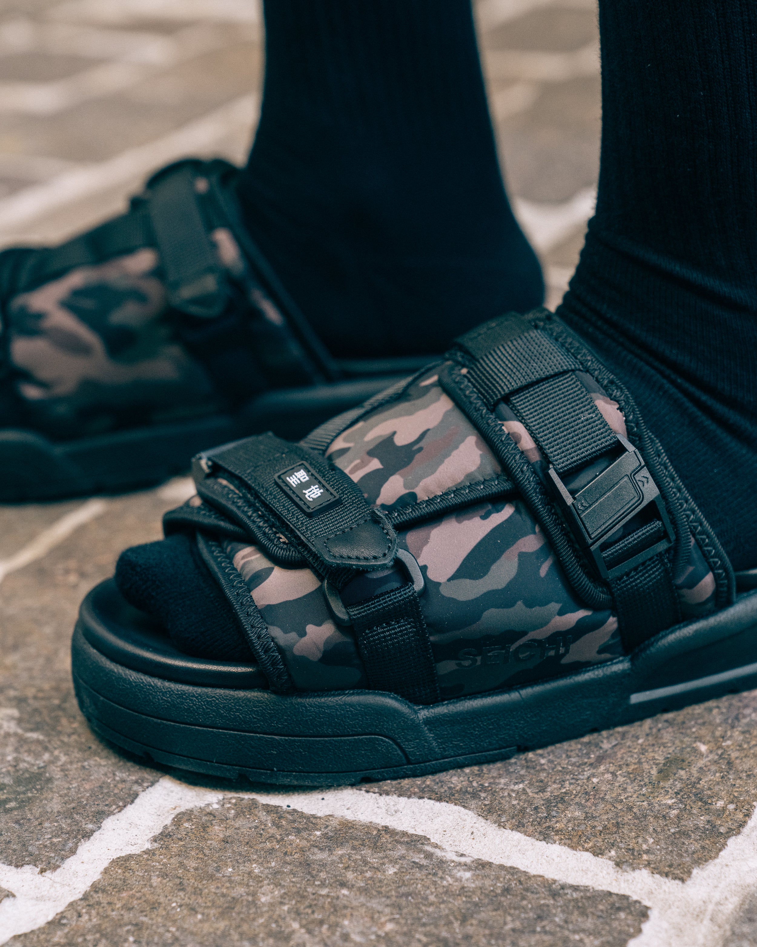 seichi slides black