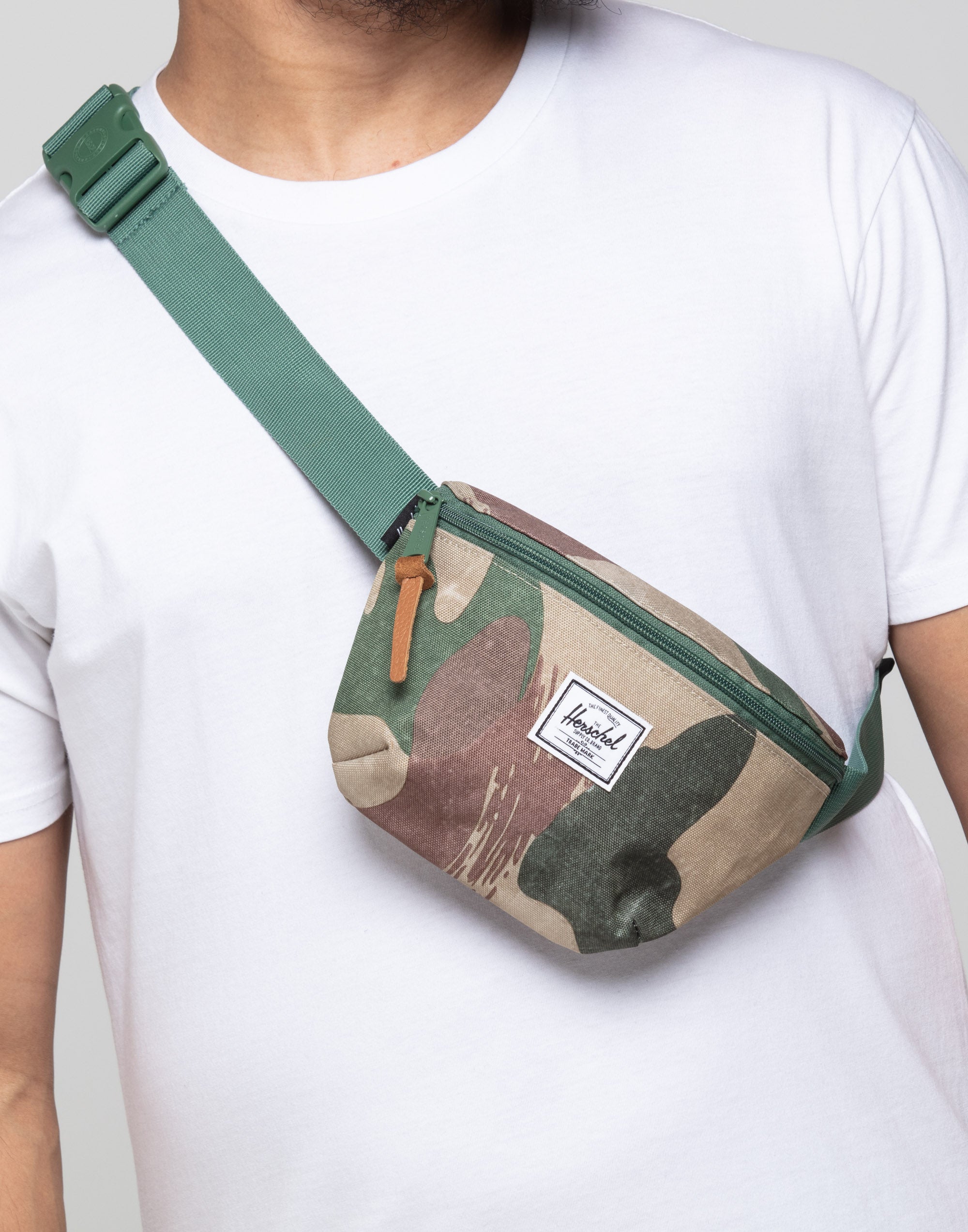 herschel fourteen fanny pack