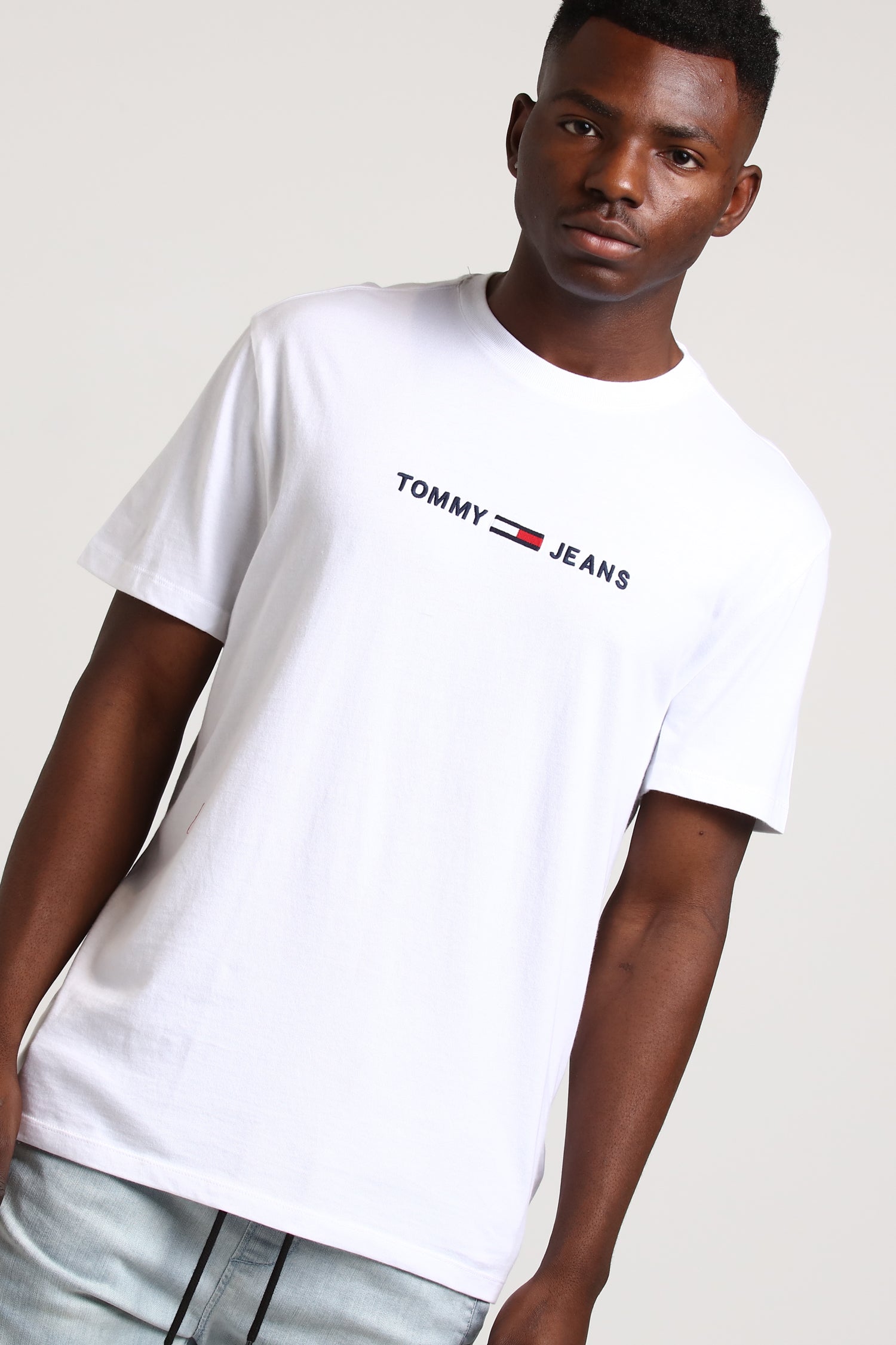 tommy jeans tjm small text tee