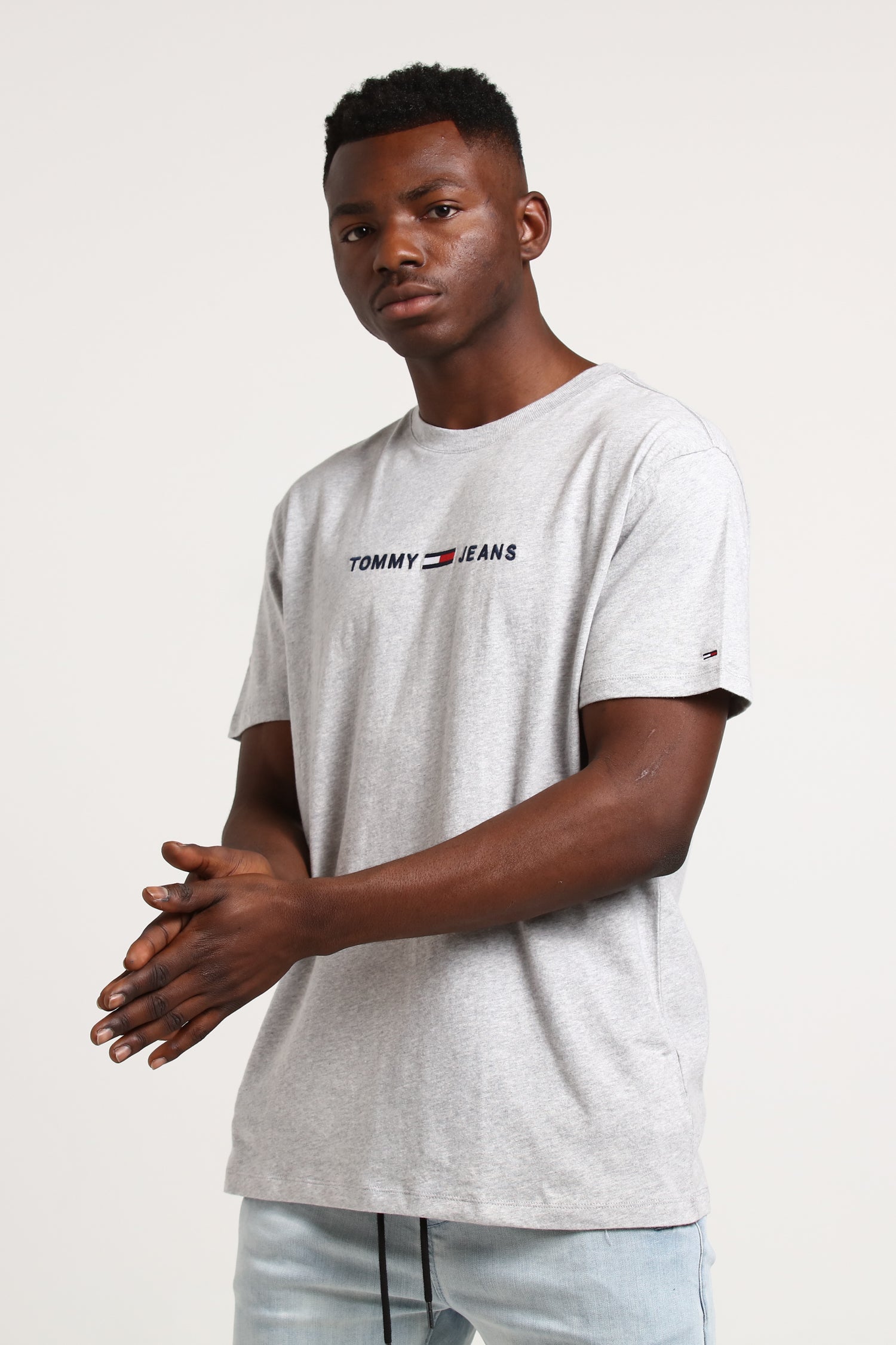 tommy jeans tjm small text tee