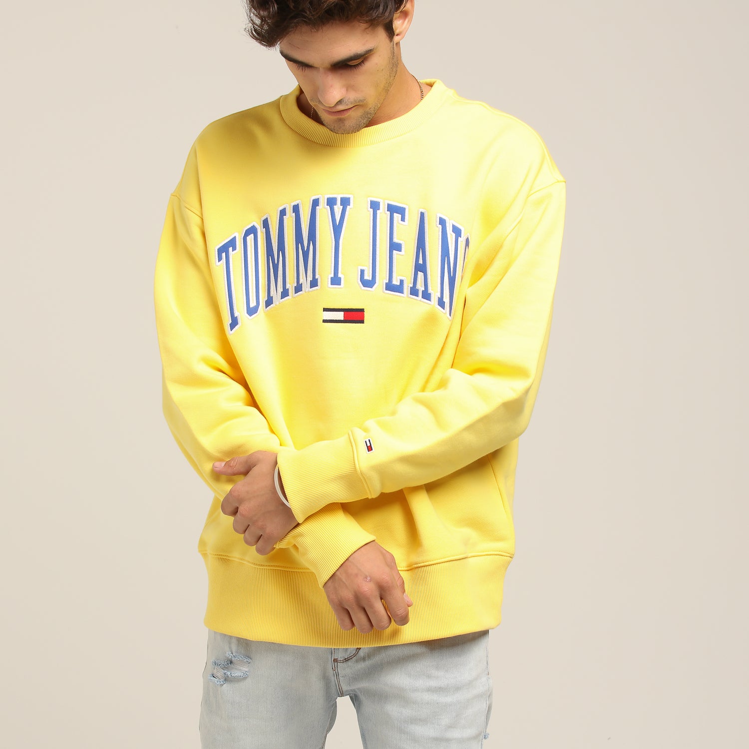 tommy jeans clean collegiate crew