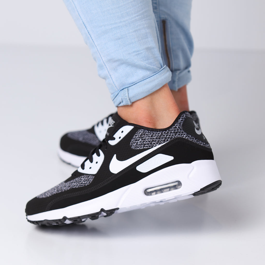 Nike Air Max 90 Ultra 2.0 Essential BlackWhiteGrey Nike Air Max 90 Ultra 2.0 Essential BlackWhiteGrey