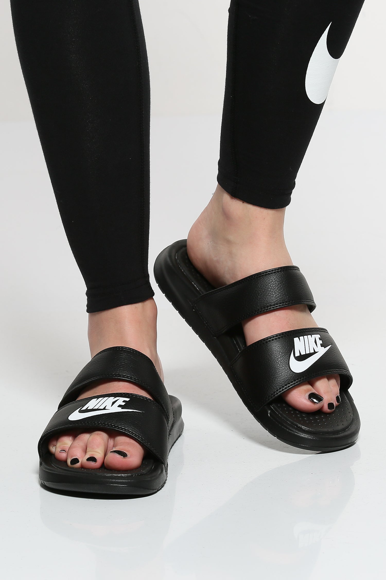 nike womens benassi duo slide sandal