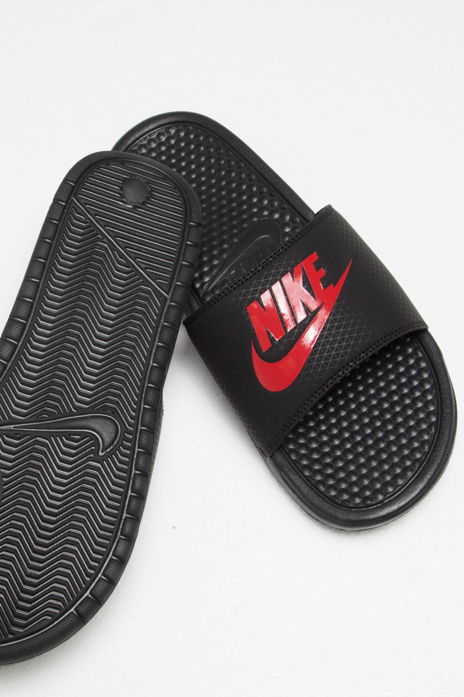 nike benassi red and black