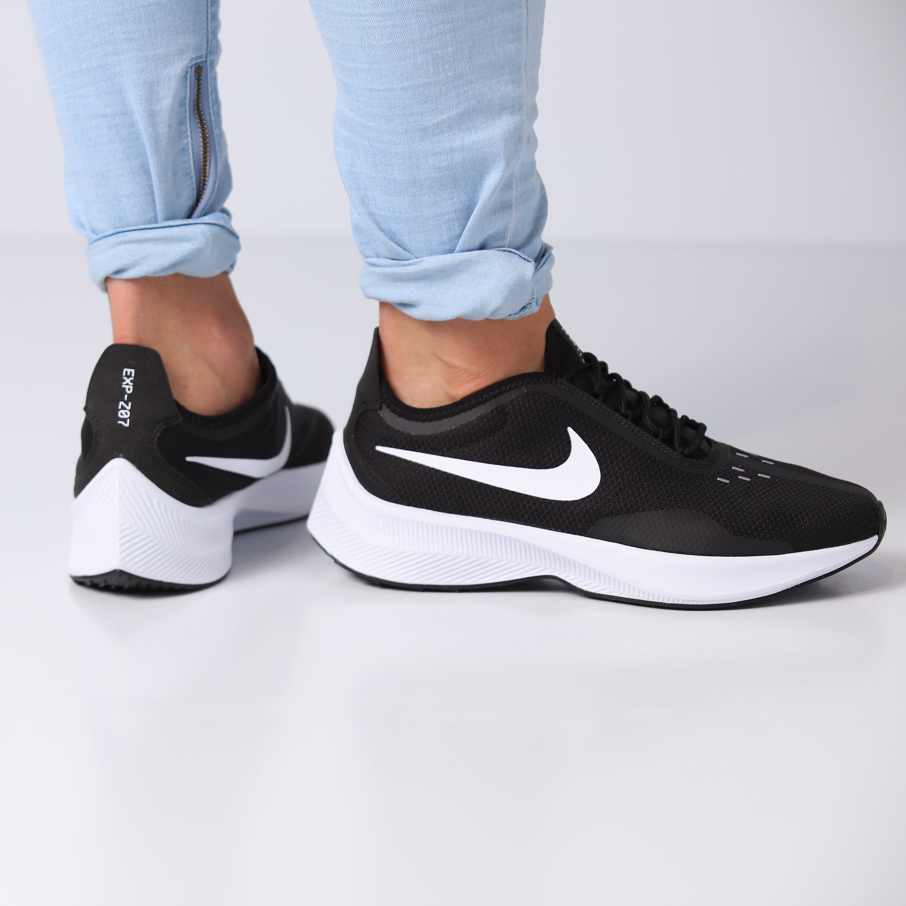 nike fast exp racer trainers