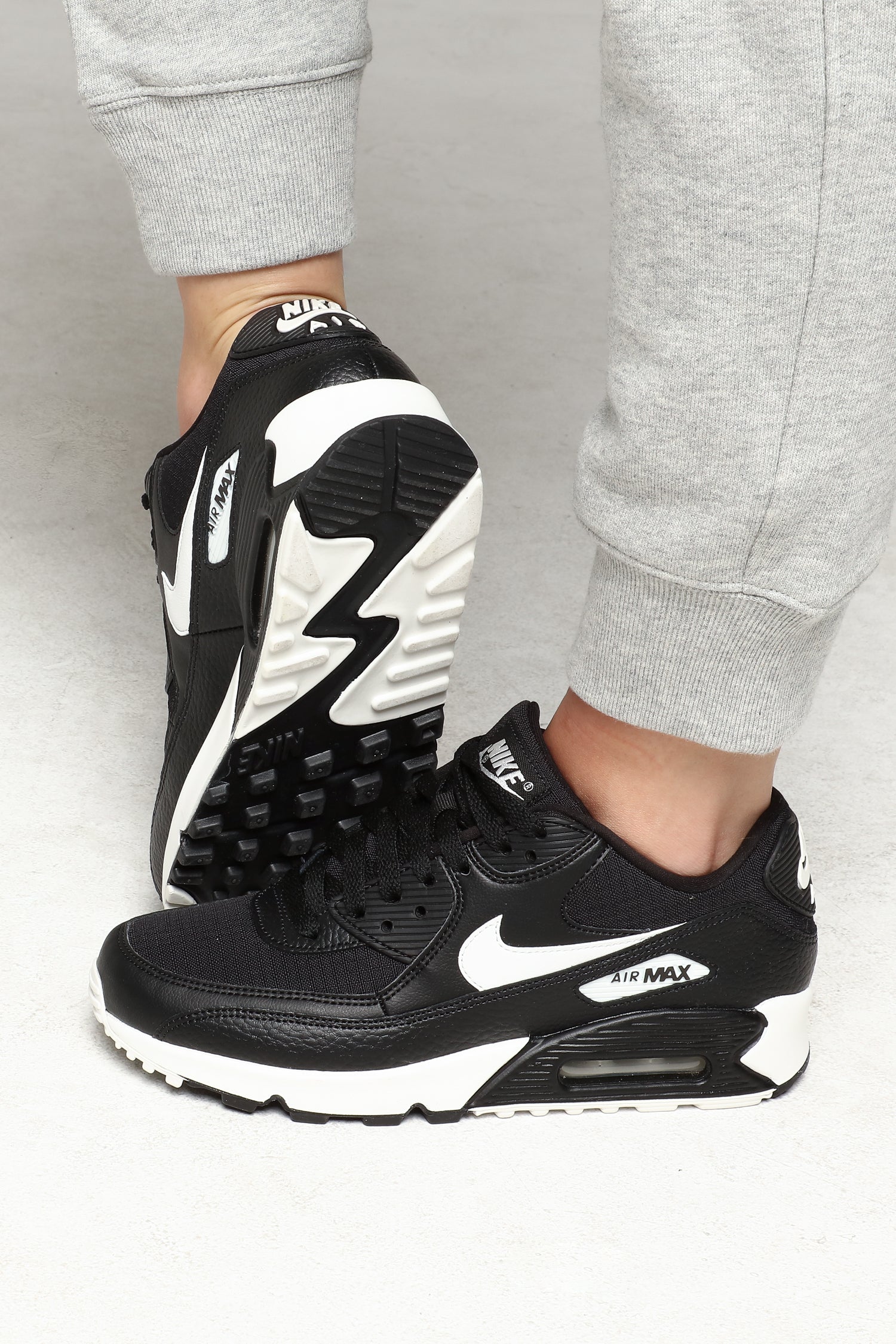 air max 90 womens black and white