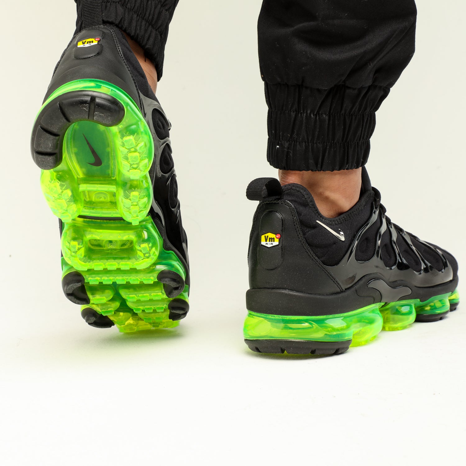 vapormax plus black reflect silver volt