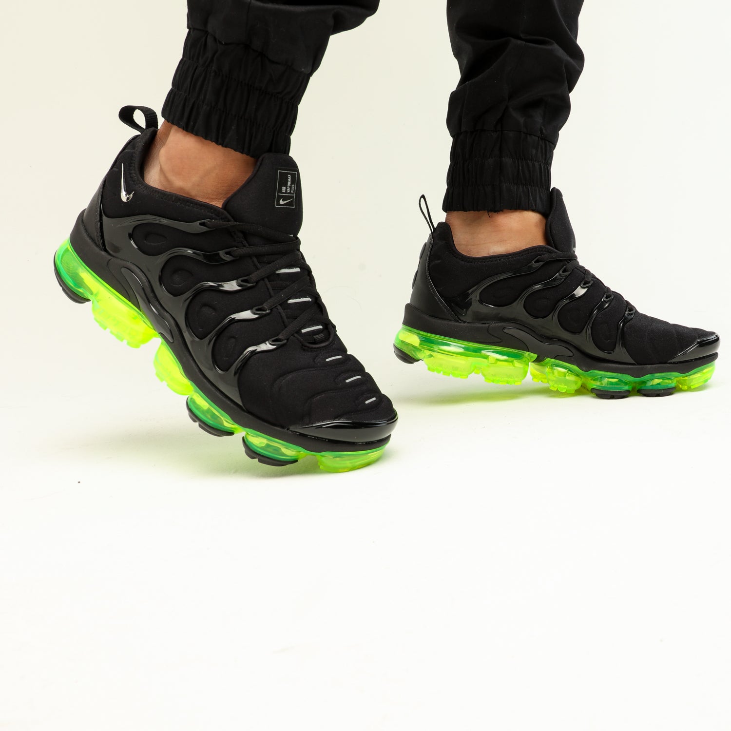 nike air vapormax plus volt