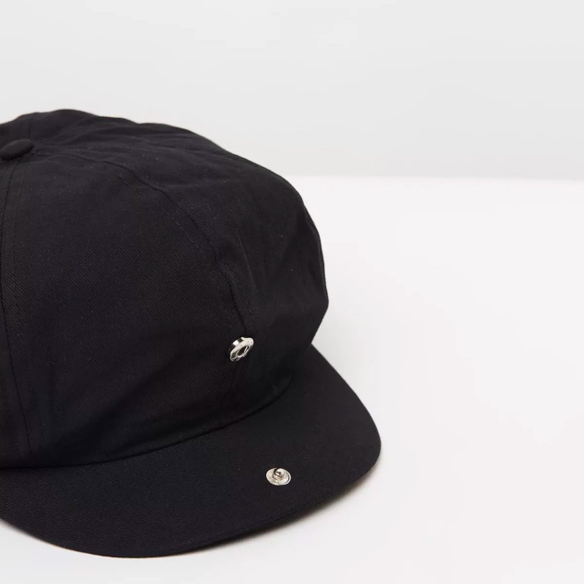brood adjustable snap cap